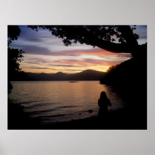 Poster Fille au coucher du soleil