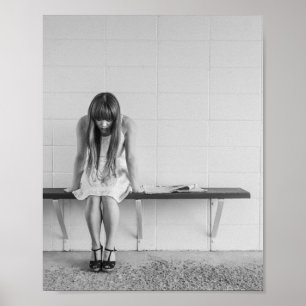 Poster Fille inquiète