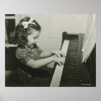 Fille Jouant Piano