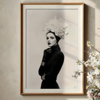 Fleur sculpturale : mode monochrome d'avant-garde
