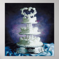 Gâteau délicieux avec coeur et cygnes gelés