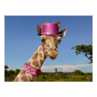 Giraffe en casquette rose étincelant