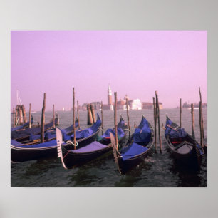 Poster Gondolas prêt pour les touristes à Venise Italie