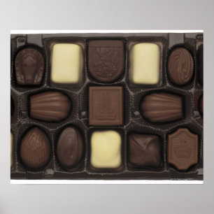 Poster gros plan d'une boîte de chocolats assortis