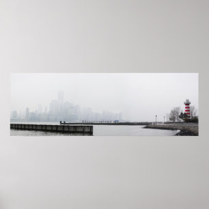 Poster Horizon de Manhattan en brouillard avec le phare
