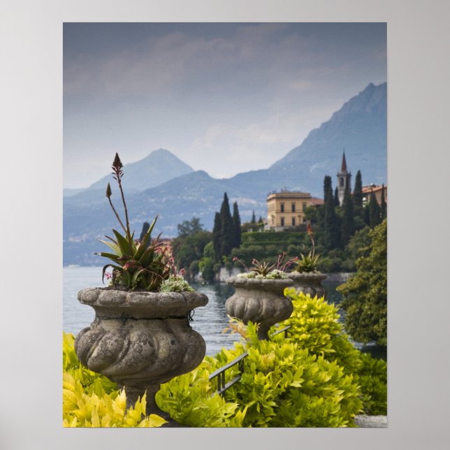 Poster Italie, province de Lecco, Varenna. Villa Monaster (Devant)