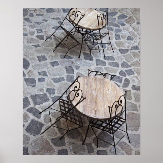 Poster Italie, Sardaigne, Castelsardo. Tables de café. (Devant)