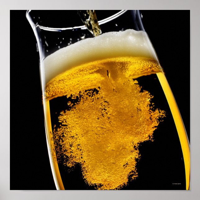 Poster La bière a été versée dans du verre (Devant)