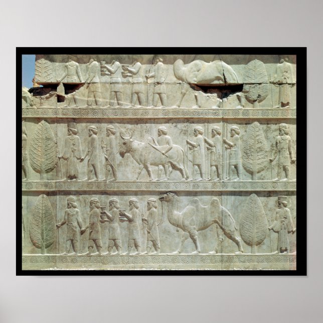 Poster la frise du relief sur l'escalier Est (Devant)