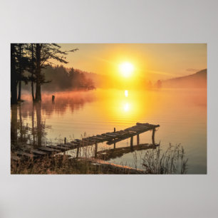 Poster Lac idyllique mountain brumeuse du lever de soleil