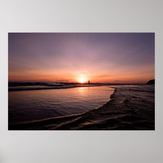 Poster Le coucher de soleil sur la plage est de lumière s (Devant)