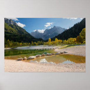 Poster Le lac Jasna dans les Alpes slovènes à l'automne