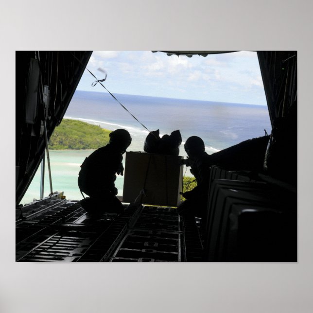 Poster Les aviateurs poussent une palette de biens donnés (Devant)