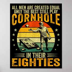 Poster Les hommes âgés jouent à cornhole dans 80s sac de