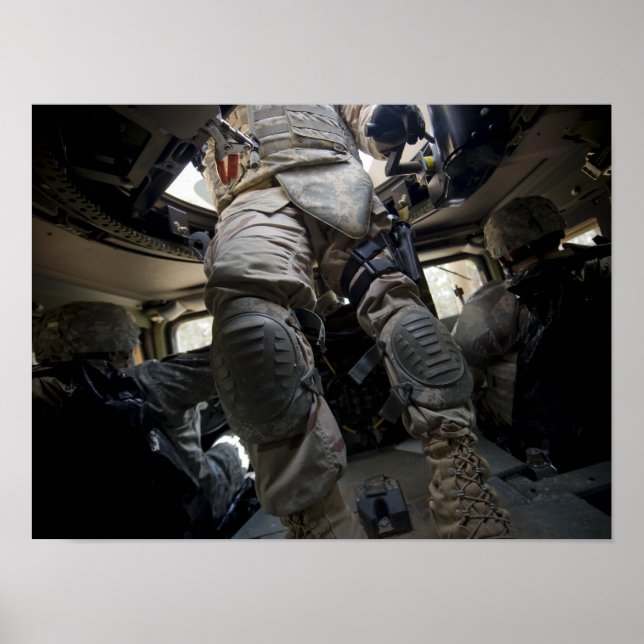 Poster Les marins apprennent les procédures de convoi (Devant)