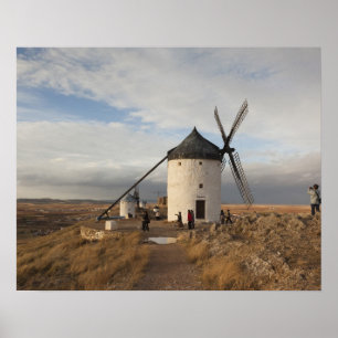 Poster Les moulins Antique La Mancha, avec visiteurs