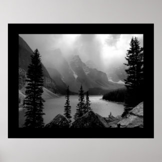 Poster Les nuages éclatent (frontière) Noir & Blanc