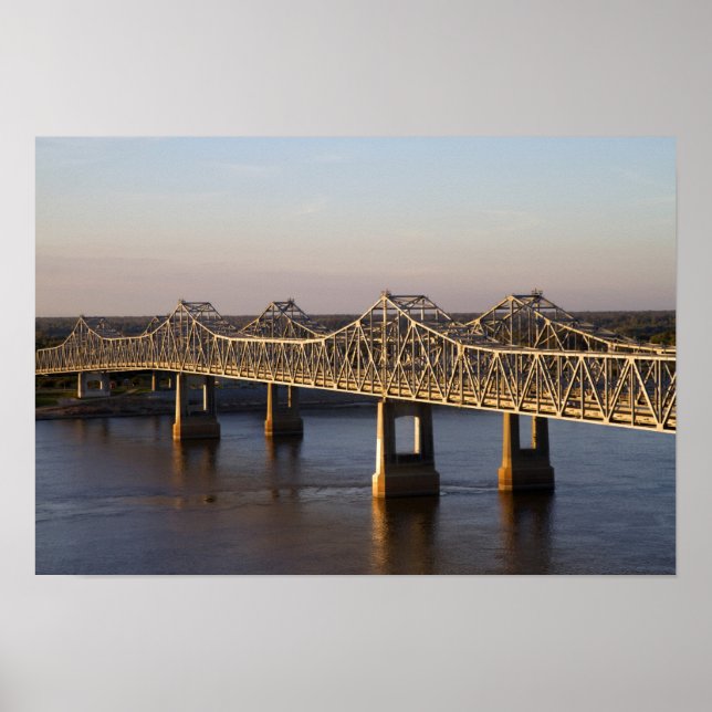 Poster Les ponts Natchez-Vidalia qui s'étendent (Devant)