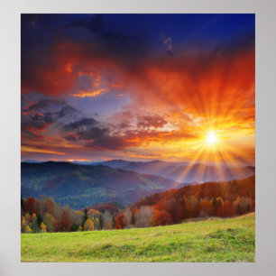 Poster Lever majestueux du soleil dans le paysage de mont