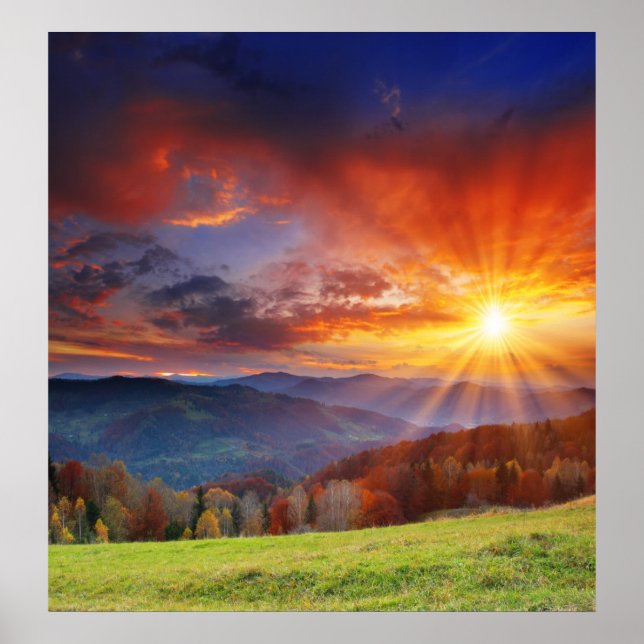 Poster Lever majestueux du soleil dans le paysage de mont (Devant)