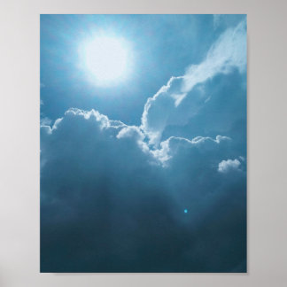 Poster Lumière Solaire Dramatique À Travers Les Nuages