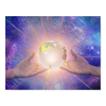 Mains tenant un Glowlobe.