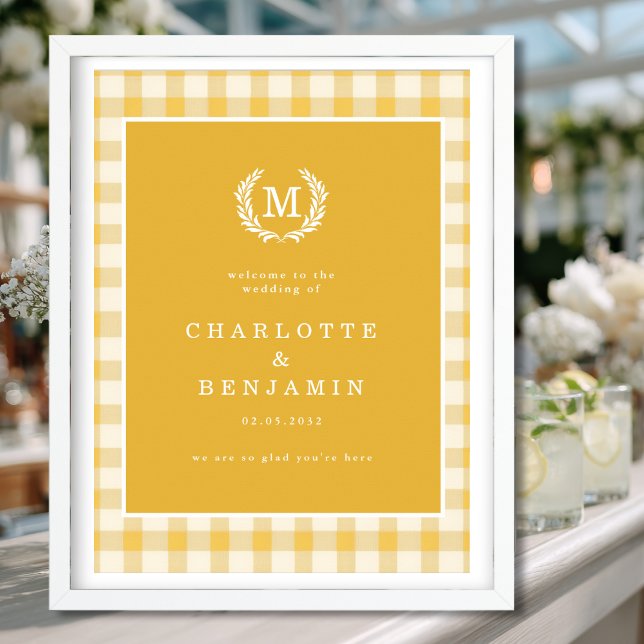 Poster Mariage de crête de monogramme En vichy jaune Bien (Yellow Gingham Monogram Crest Wedding Welcome Poster)