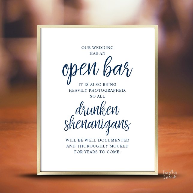 Poster Mariage Rustique Bar Ouvert, Frasques d'Ivrognes (Modern Rustic Wedding Open Bar Drunken Shenanigans Poster in Classy Navy Blue)