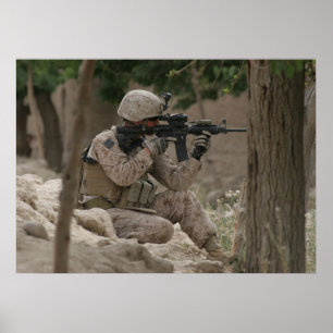Poster Marine sur le point pendant la patrouille