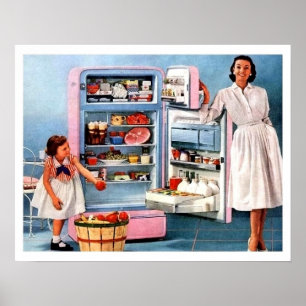 Poster Mère et fille à côté d'un réfrigérateur plein et d