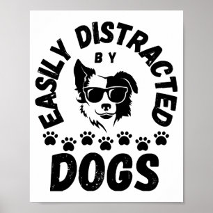 Poster Mignon facilement distrait par les chiens amateurs