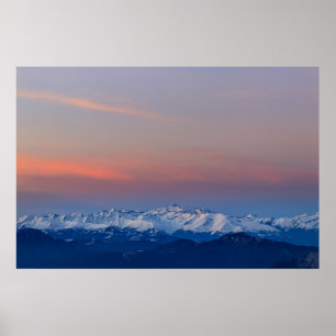 Poster Montagnes neigeuses avec ciel magique