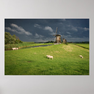 Poster Moutons avec des moulins à vent sous des nuages so