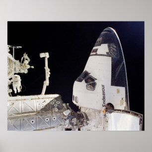 Poster Navette spatiale Endeavor amarrée avec l'ISS