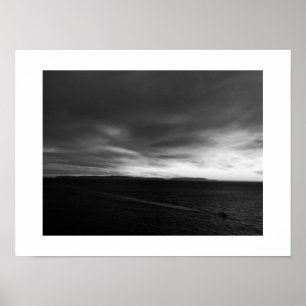 Poster Noir noir et blanc du bateau des nuages foncés