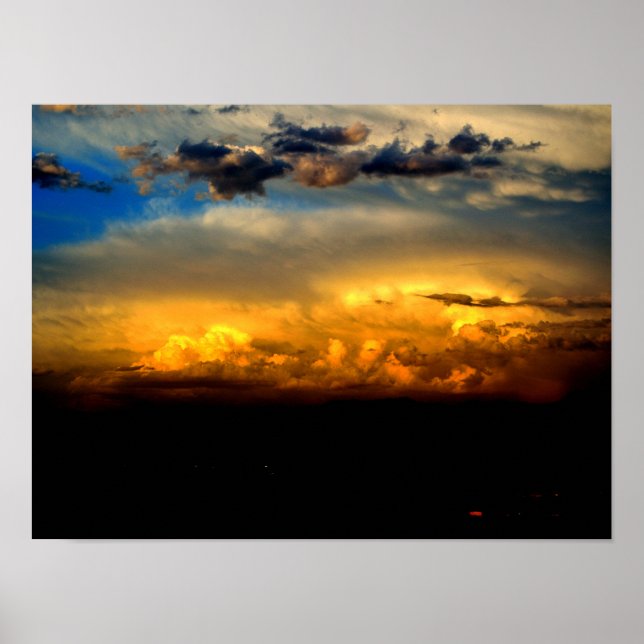 Poster Nuages de tempête se déplaçant au-dessus de l'affi (Devant)