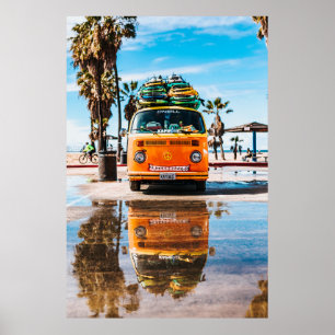 Poster Orange van avec surf sur le dessus