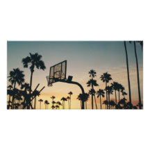 Palmiers de basket au coucher du soleil