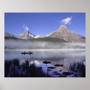 Poster Pêcheurs en canot sur le lac Waterfowl, Banff