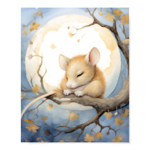 Petite souris couchée avec la lune