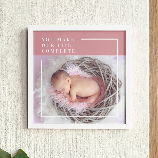 Poster Photo bébé mignonne moderne | Rose et blanc | Devi (Créateur téléchargé)