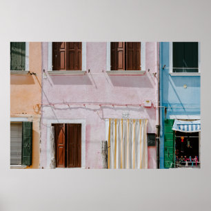 POSTER PHOTO DE BÂTIMENT ROSE AVEC RIDEAU DE PORTE JAUNE