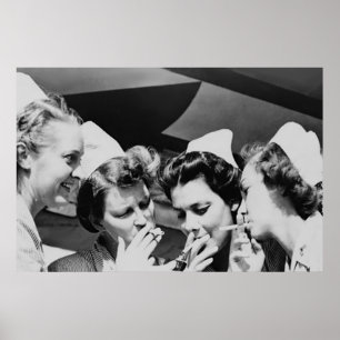 Poster Photographie vintage de infirmières fumant 36x24in