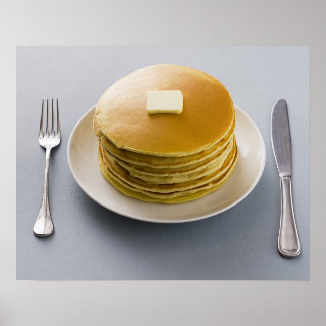 Poster Pile de crêpes au beurre sur une assiette (Devant)