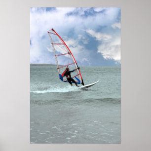 Poster planche à voile dans une tempête