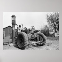 Pompe à gaz vintage à la ferme, années 1940