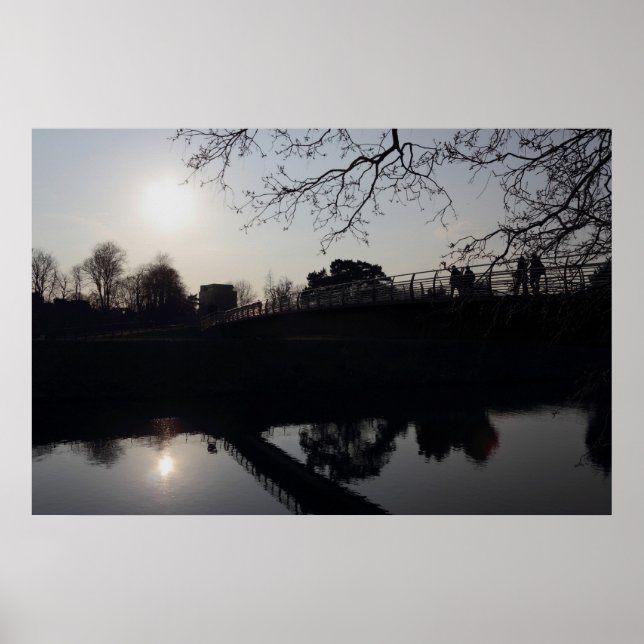 Poster Pont au-dessus d'une rivière (Devant)