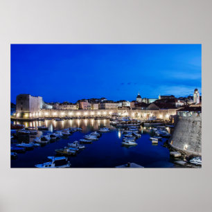 Poster Port et murs de Dubrovnik illuminés la nuit
