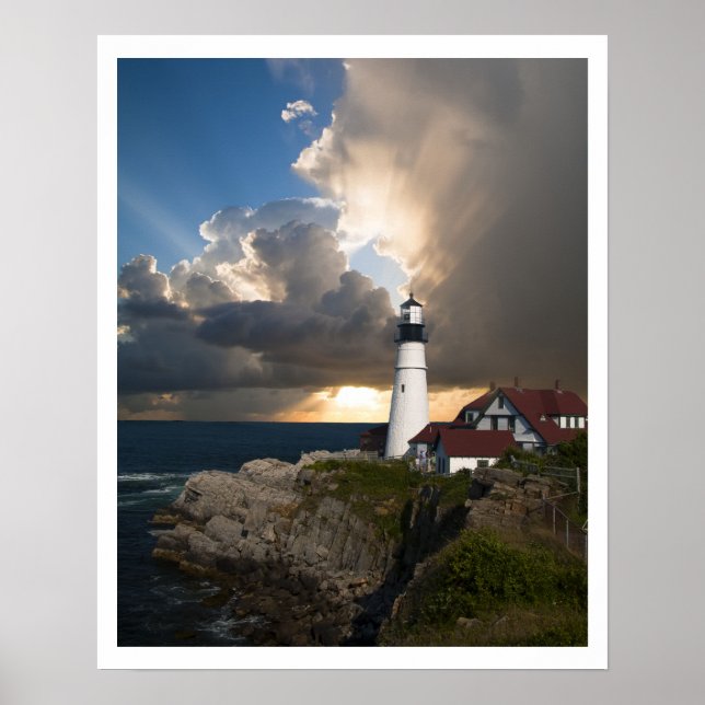 Poster Portland Head Light, Soleil à travers les nuages (Devant)