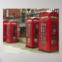 Rangée de cabines téléphoniques à l'arrière du Roy